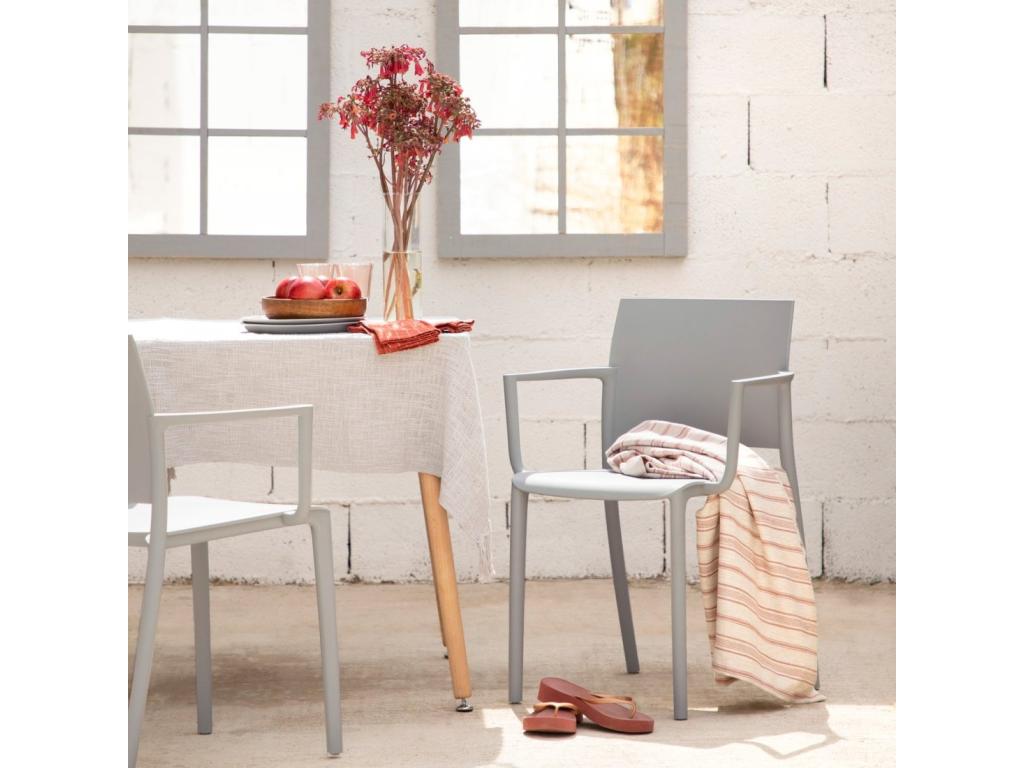 Chaise grise, 56 x 80 cm