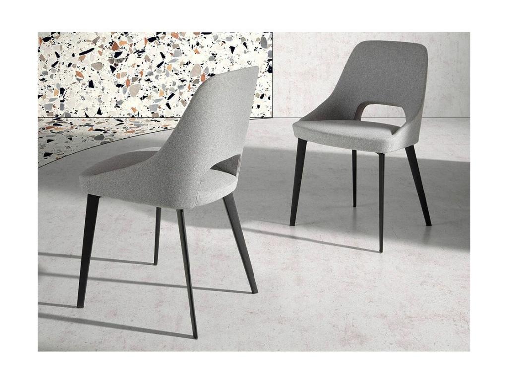 Chaise en tissu noir